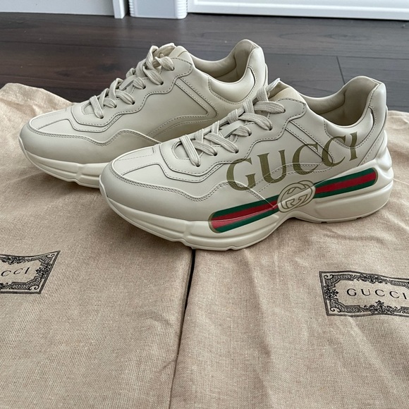 Sold 🚫 Gucci Rhyton Gucci Logo Sneakers - Picture 3 of 6